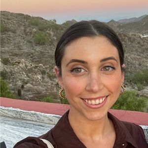 Meet your Posher, Aly